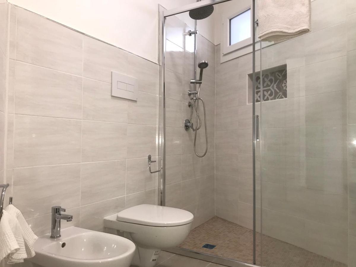 Angolo Mare Apartments & Rooms Porto Pino Luaran gambar