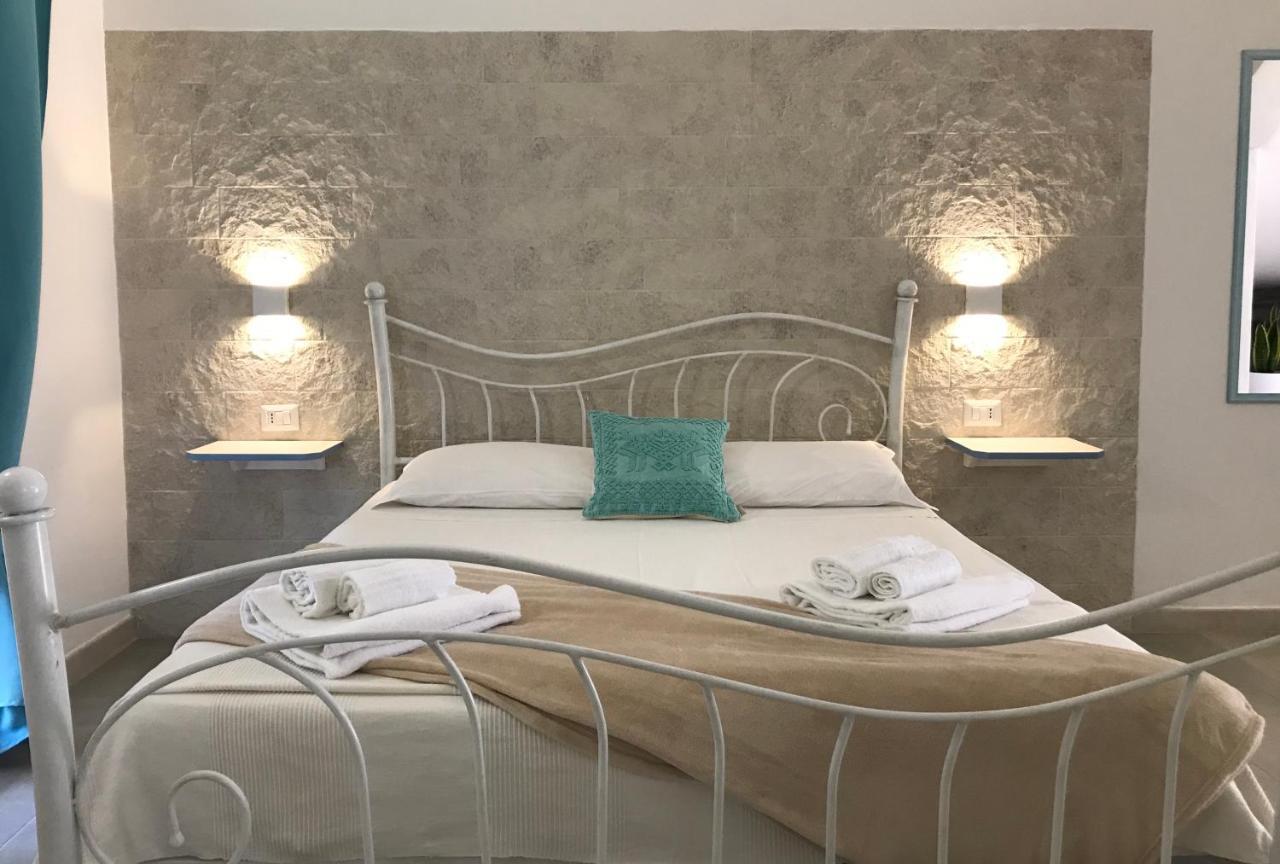 Angolo Mare Apartments & Rooms Porto Pino Luaran gambar